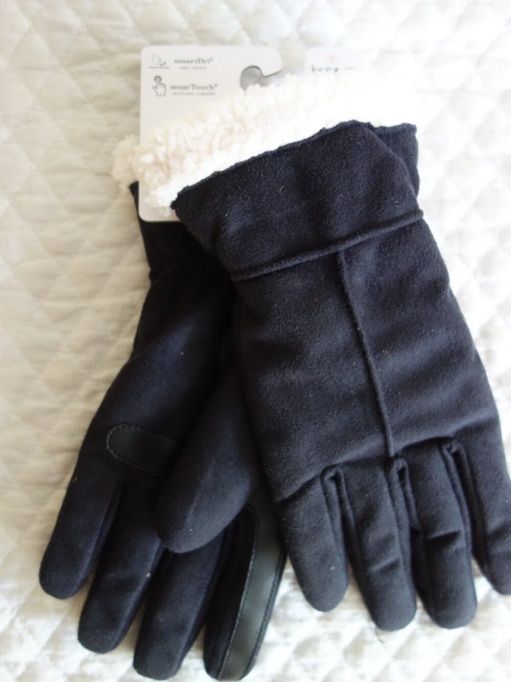 NWT $50 Two Pairs of Black Isotoner Gloves – S/M - Picture 4 of 9